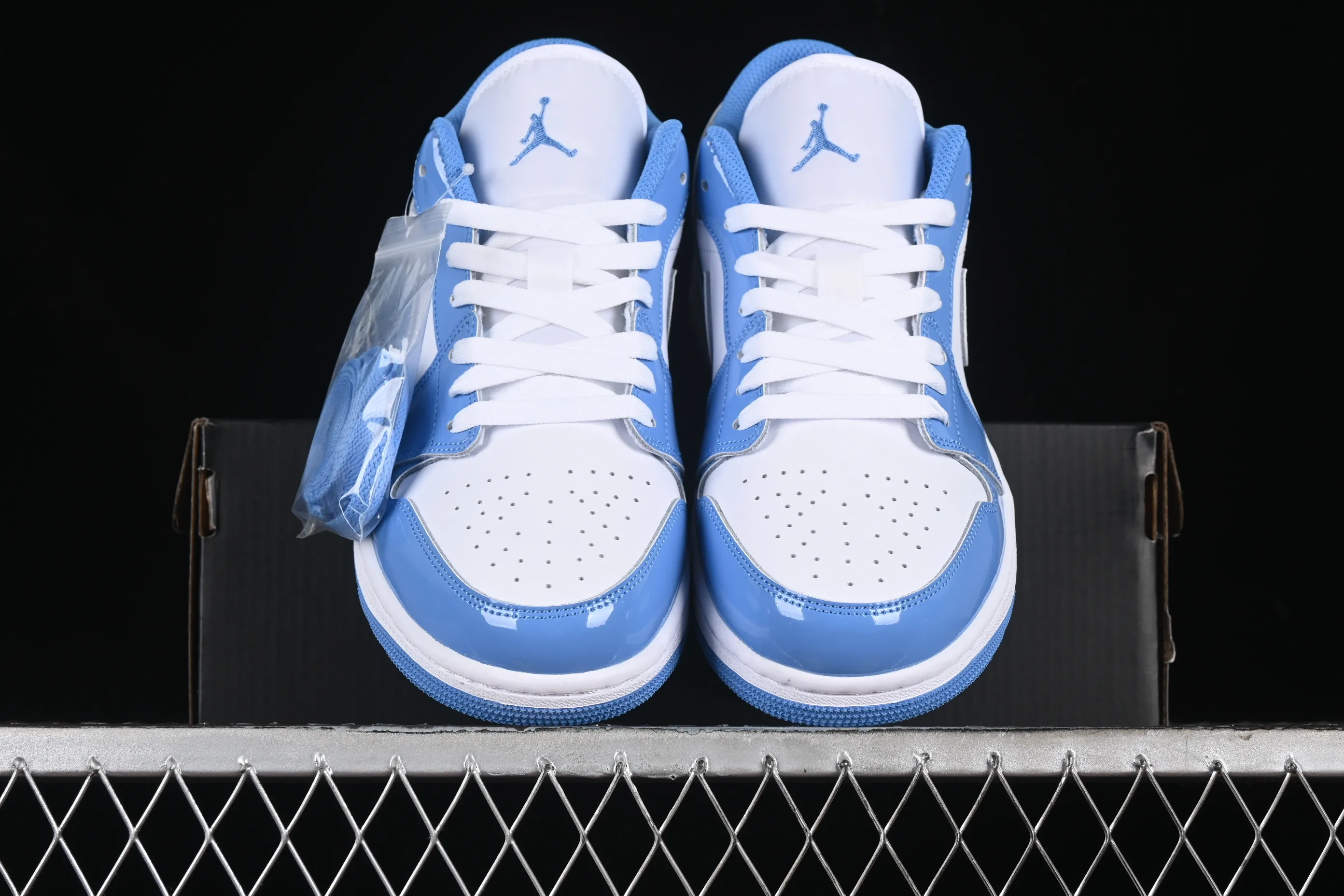 All categories Air Jordan Jordan series basketball shoes Air Jordan 1 Low Air Jordan 1 Low AJ1 Joe 1 patent leather blue cultural low-top casual sneakers FZ2138-114